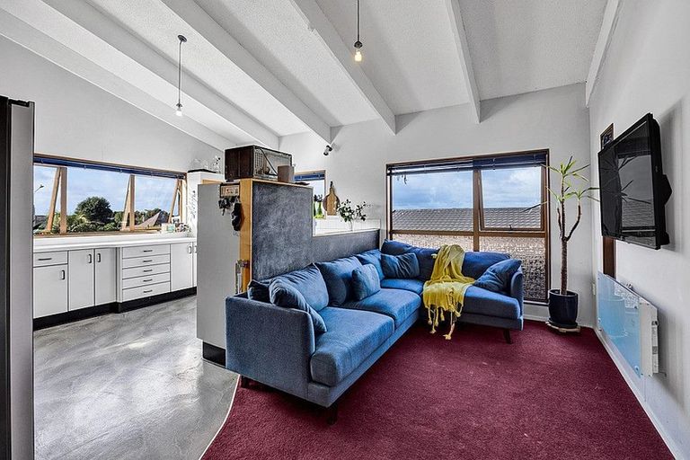 Photo of property in 20 Tiverton Crescent, Whalers Gate, New Plymouth, 4310