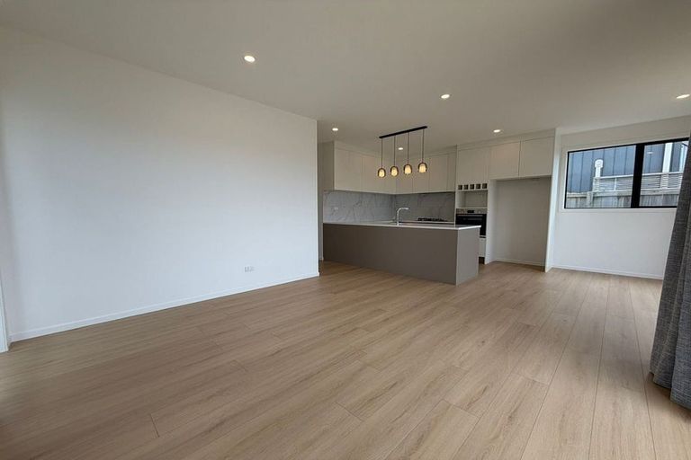 Photo of property in 105 Waekahu Road, Westgate, Auckland, 0814
