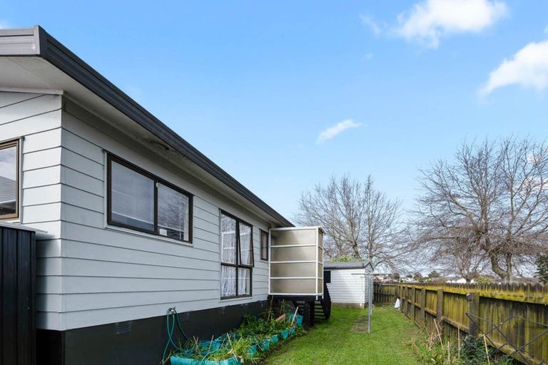 Photo of property in 1/11 Blackgate Place, Weymouth, Auckland, 2103