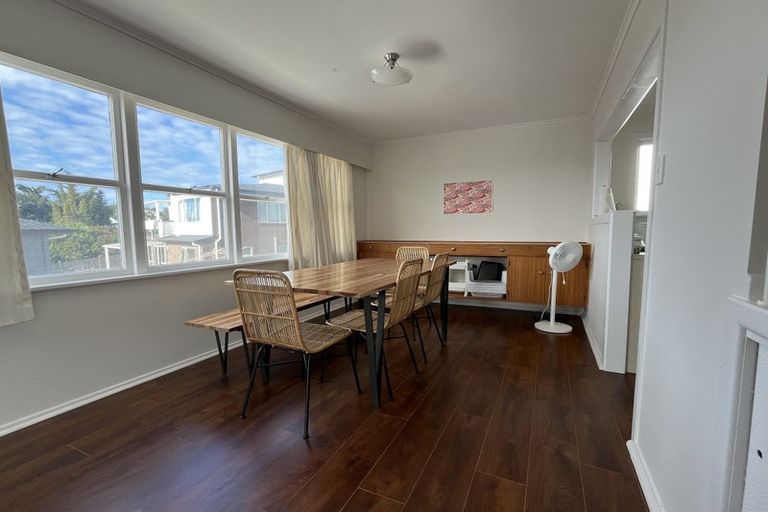 Photo of property in 1 Clematis Avenue, Murrays Bay, Auckland, 0630