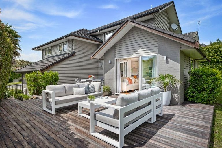 Photo of property in 5 Mural Place, Greenhithe, Auckland, 0632