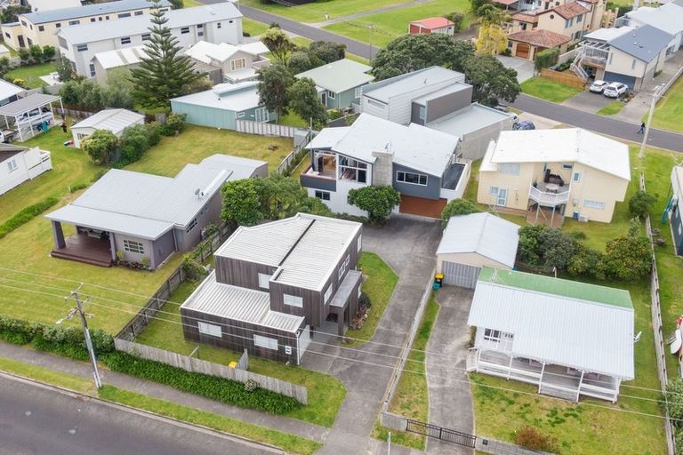 Photo of property in 316b Ocean Road, Whangamata, 3620