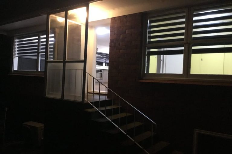 Photo of property in 2/101 Hillside Road, Glenfield, Auckland, 0627