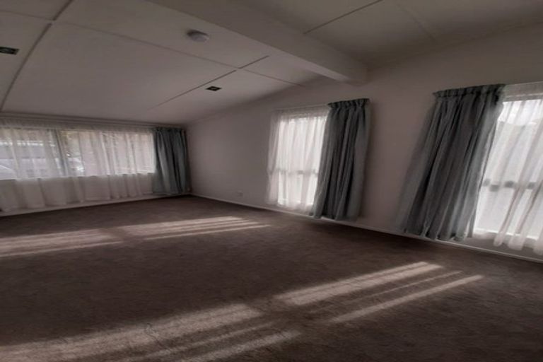 Photo of property in 2/41 Charles Dickens Drive, Mellons Bay, Auckland, 2014