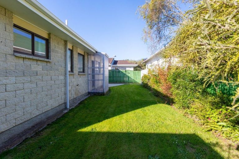 Photo of property in 28b Pollen Street, Woodville, 4920