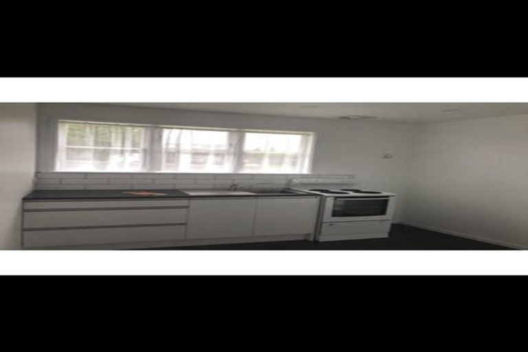 Photo of property in 7 Kotuku Street, Te Atatu Peninsula, Auckland, 0610