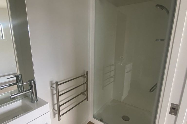 Photo of property in 4/18 Graham Avenue, Te Atatu Peninsula, Auckland, 0610