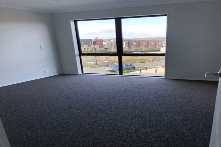 Photo of property in 8 Te Rito Road, Hobsonville, Auckland, 0616