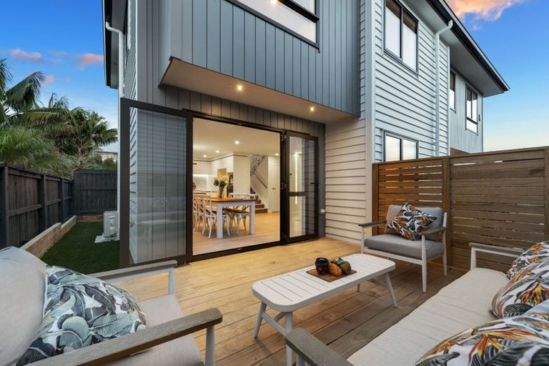 Photo of property in 42c Takutai Avenue, Half Moon Bay, Auckland, 2012