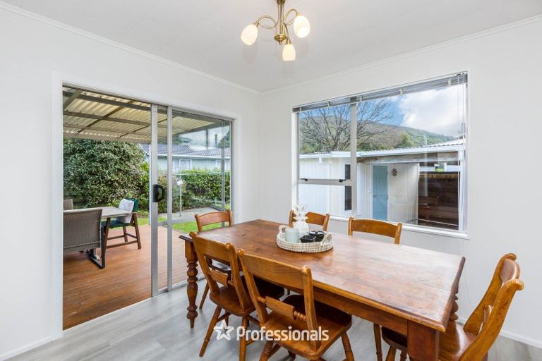 Photo of property in 5 Camden Road, Totara Park, Upper Hutt, 5018