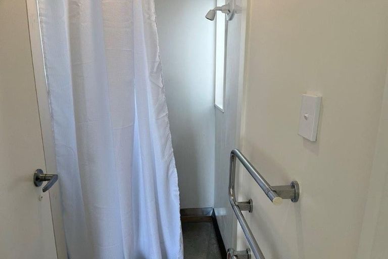 Photo of property in 12 Prince Regent Drive, Half Moon Bay, Auckland, 2012