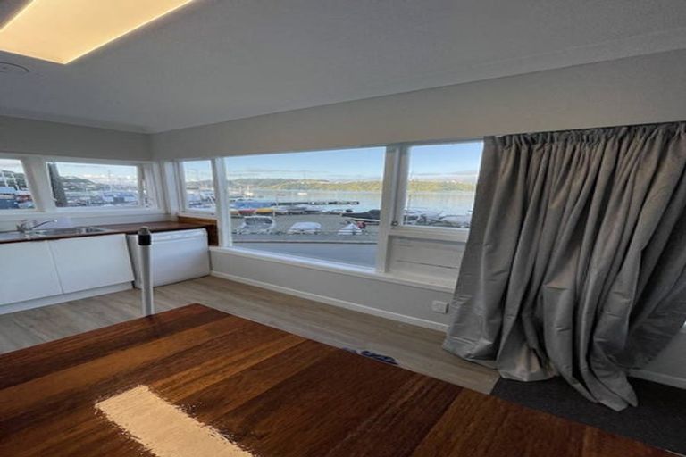 Photo of property in 462 Evans Bay Parade, Hataitai, Wellington, 6021