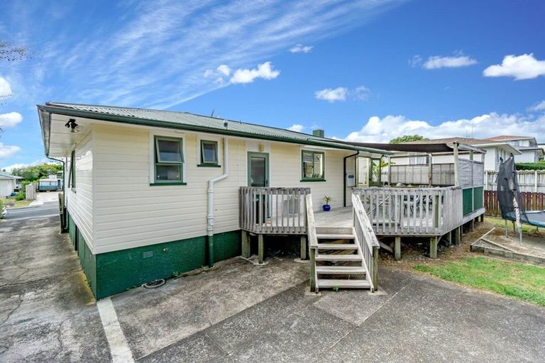 Photo of property in 26 Geordie Street, Henderson, Auckland, 0612