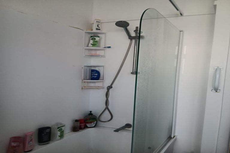 Photo of property in 23 Hawker Street, Mount Victoria, Wellington, 6011