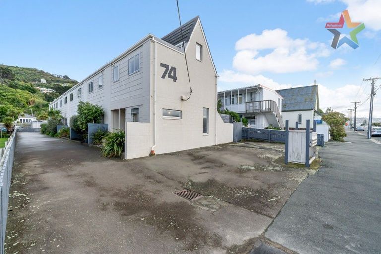 Photo of property in 74f4 Freyberg Street, Lyall Bay, Wellington, 6022