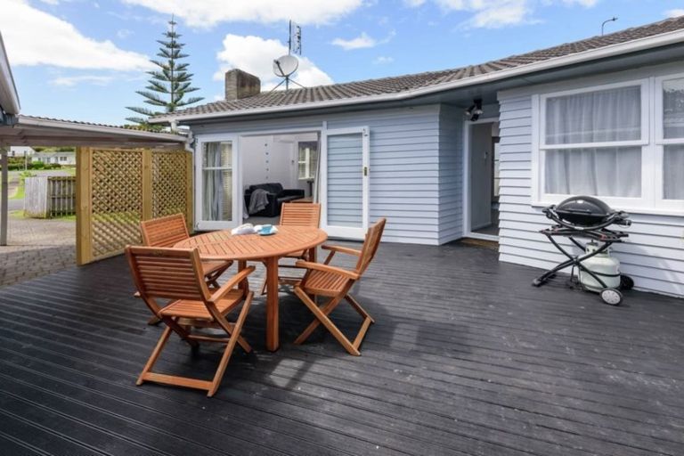 Photo of property in 21 Minaret Drive, Bucklands Beach, Auckland, 2014
