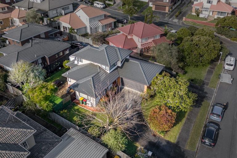 Photo of property in 1/8 Mandica Place, Sunnynook, Auckland, 0632