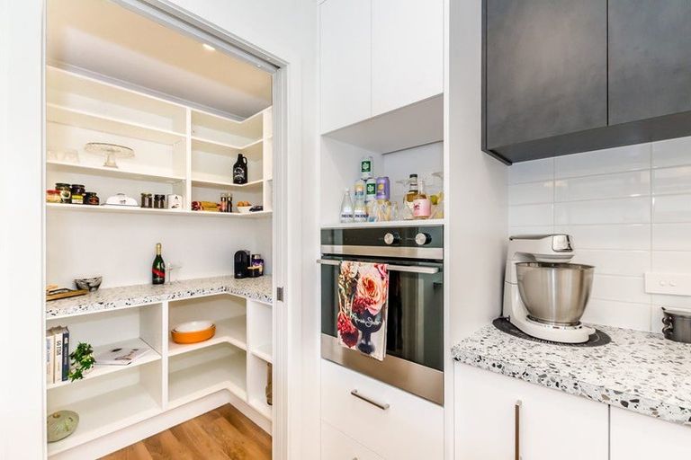 Photo of property in 6 Kaiwaru Place, Waikanae, 5036