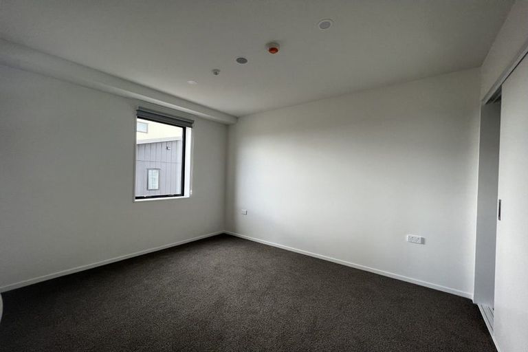 Photo of property in 102/28c Eileen Newey Place, Henderson, Auckland, 0612