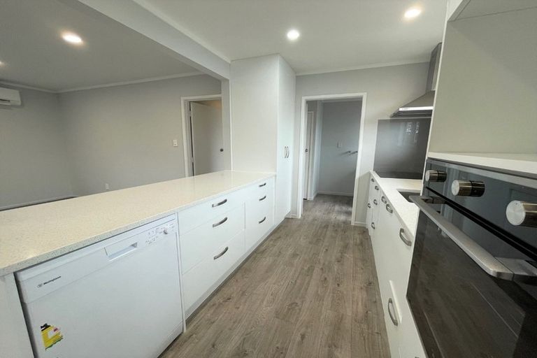 Photo of property in 5 Bluewater Place, Wattle Downs, Auckland, 2103