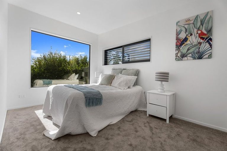 Photo of property in 2/10 Hutchinsons Road, Bucklands Beach, Auckland, 2014