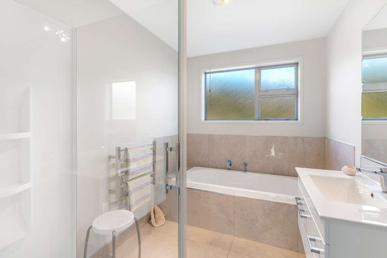 Photo of property in 76 Waitarere Rise Avenue, Waitarere, Levin, 5510