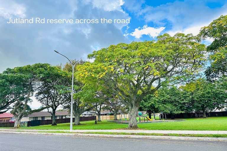 Photo of property in 4 Jutland Road, Pukekohe, 2120