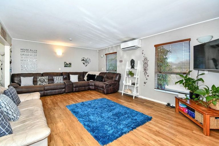 Photo of property in 24 Magnolia Avenue, Opaheke, Papakura, 2113