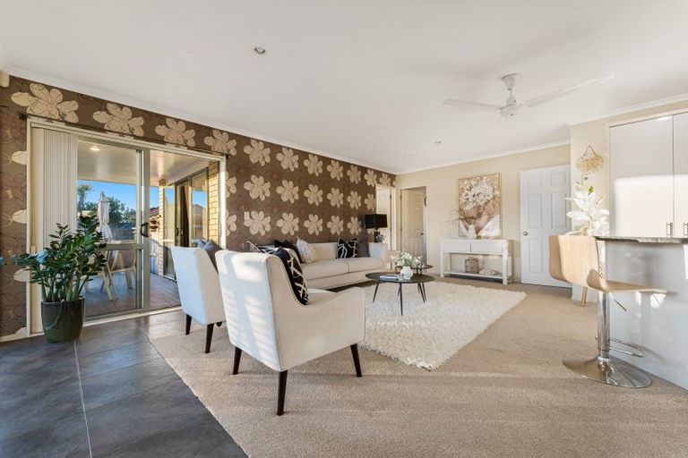 Photo of property in 32 Starlight Cove, Hobsonville, Auckland, 0618