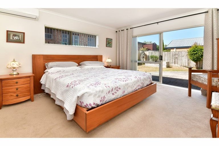 Photo of property in 110 Lakeside Drive, Orewa, 0931