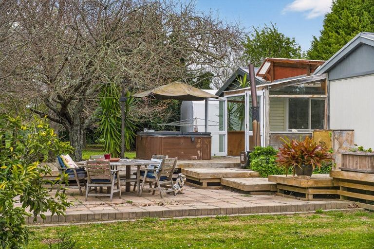 Photo of property in 8 Ingram Road, Waerengaahika, Gisborne, 4071