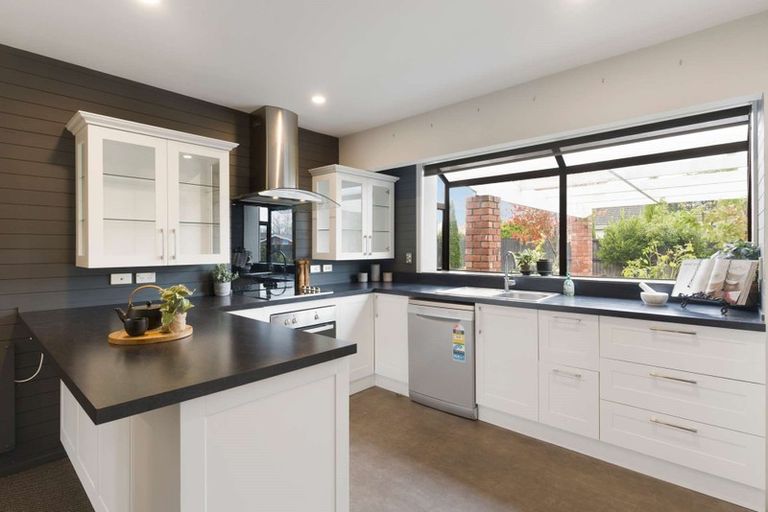 Photo of property in 52 Vagues Road, Northcote, Christchurch, 8052
