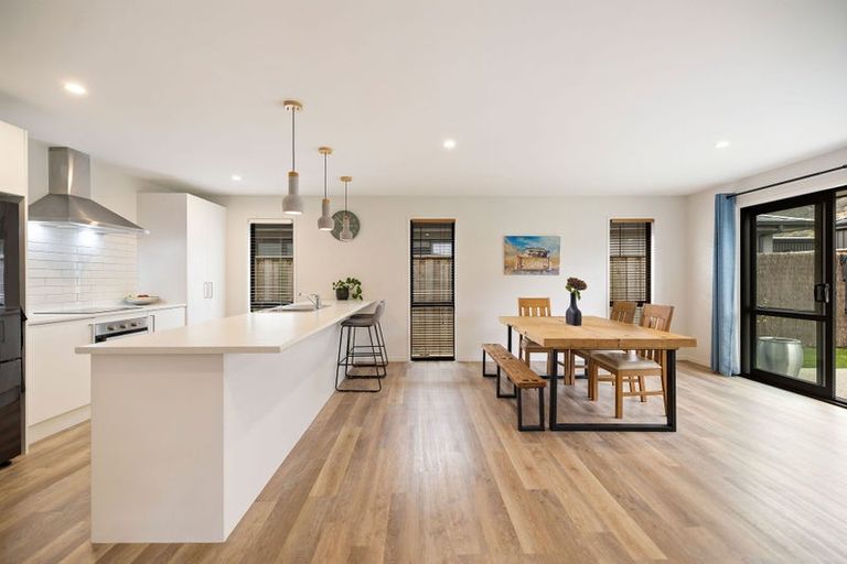 Photo of property in 41 Howden Drive, Jacks Point, 9371