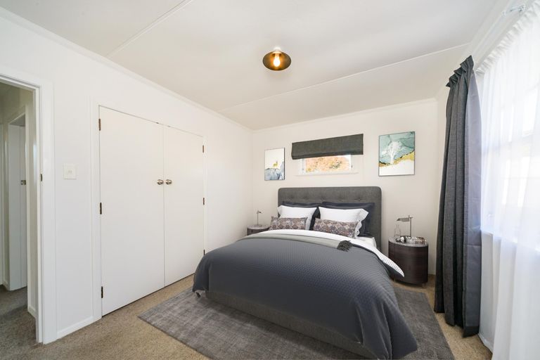 Photo of property in 24 Holdsworth Avenue, Milson, Palmerston North, 4414