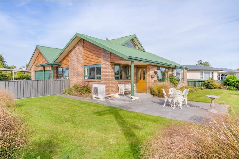 Photo of property in 15 Union Street, Winton, 9720