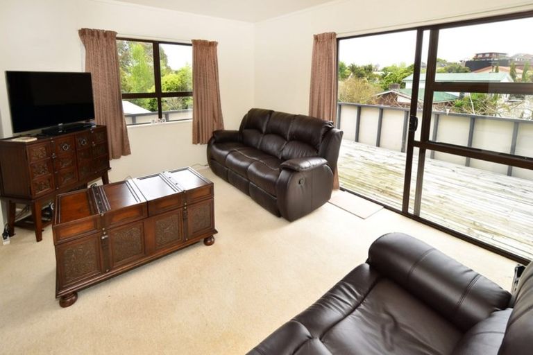 Photo of property in 85a Rosario Crescent, Red Beach, 0932