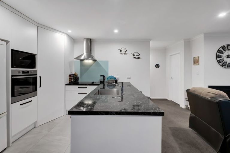 Photo of property in 95 Princess Street, Waitara, 4320