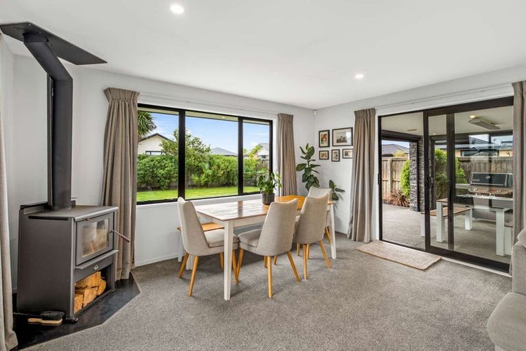 Photo of property in 51 Watkins Drive, Rangiora, 7400