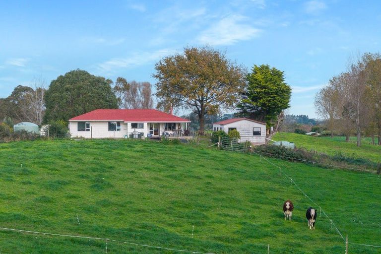 Photo of property in 101 Forest Lakes Road, Otaki, 5583