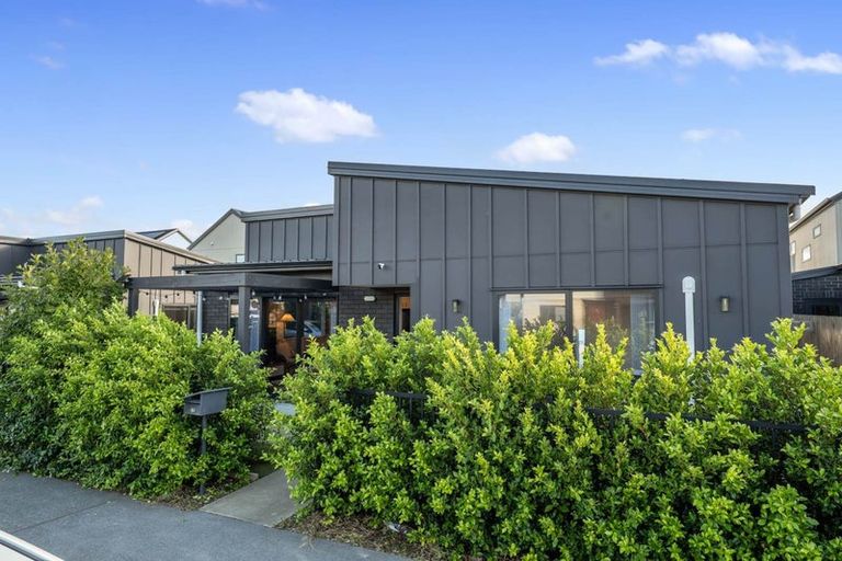 Photo of property in 63 Black Beech Crescent, Takanini, 2110