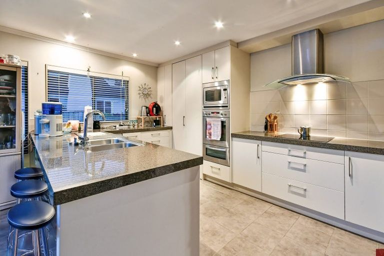 Photo of property in 2 Baverton Drive, Flat Bush, Auckland, 2016