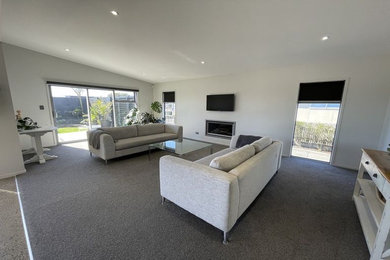 Photo of property in 1242 Papamoa Beach Road, Papamoa Beach, Papamoa, 3118