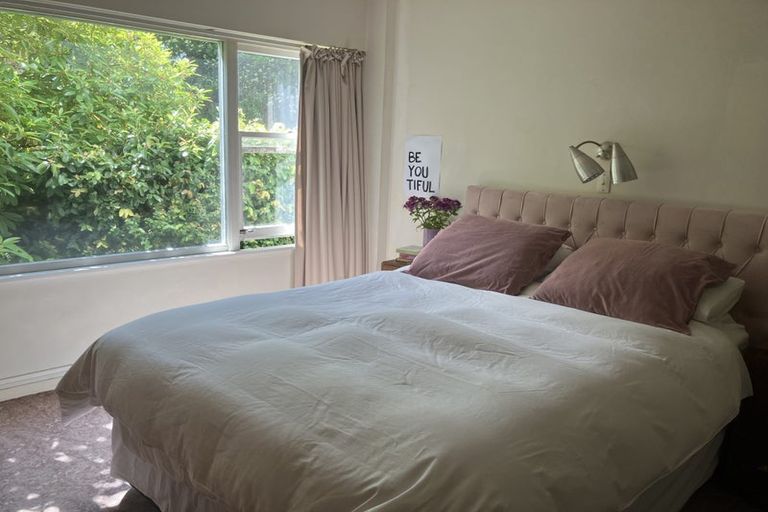 Photo of property in Newman Court Apartments, 2 Newman Terrace, Thorndon, Wellington, 6011