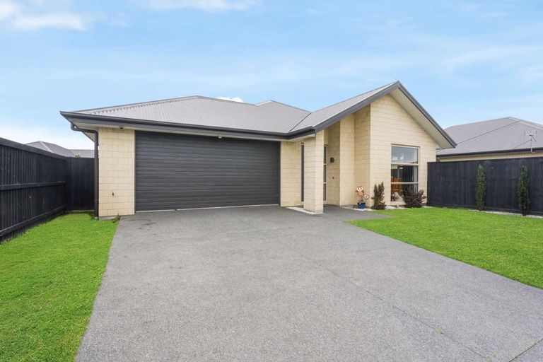 Photo of property in 13 Brockelbank Drive, Kaiapoi, 7630