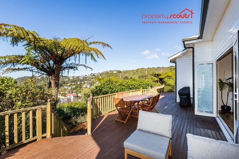 Photo of property in 105 Kelburn Parade, Kelburn, Wellington, 6012
