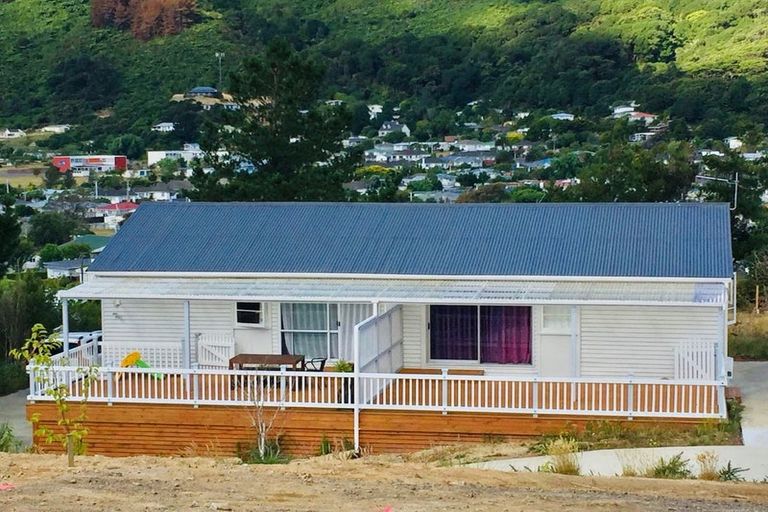 Photo of property in 5 Fraser Street, Wainuiomata, Lower Hutt, 5014