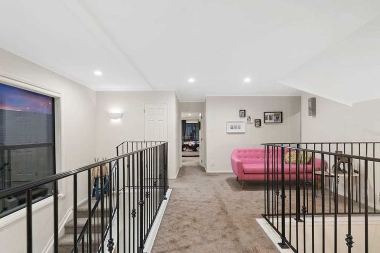 Photo of property in 1 Hugh Drive, Pinehill, Auckland, 0632