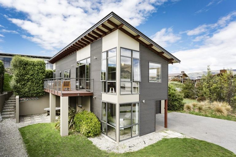 Photo of property in 13b Mataraki Place, Wanaka, 9305