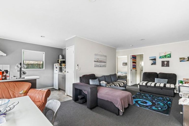 Photo of property in 5 Bittern Place, Henderson, Auckland, 0610