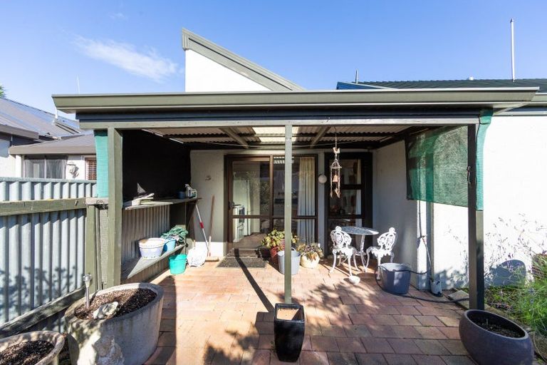 Photo of property in 4 Corwen Place, Mayfair, Hastings, 4122
